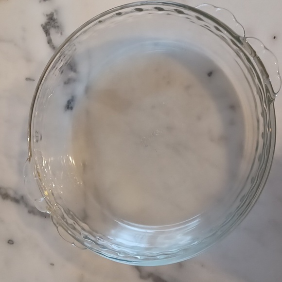 VINTAGE Pyrex (2) Pie Plates #220 Ovenware Clear 9.5" Fluted Edge Pie Pan USA - Picture 1 of 3